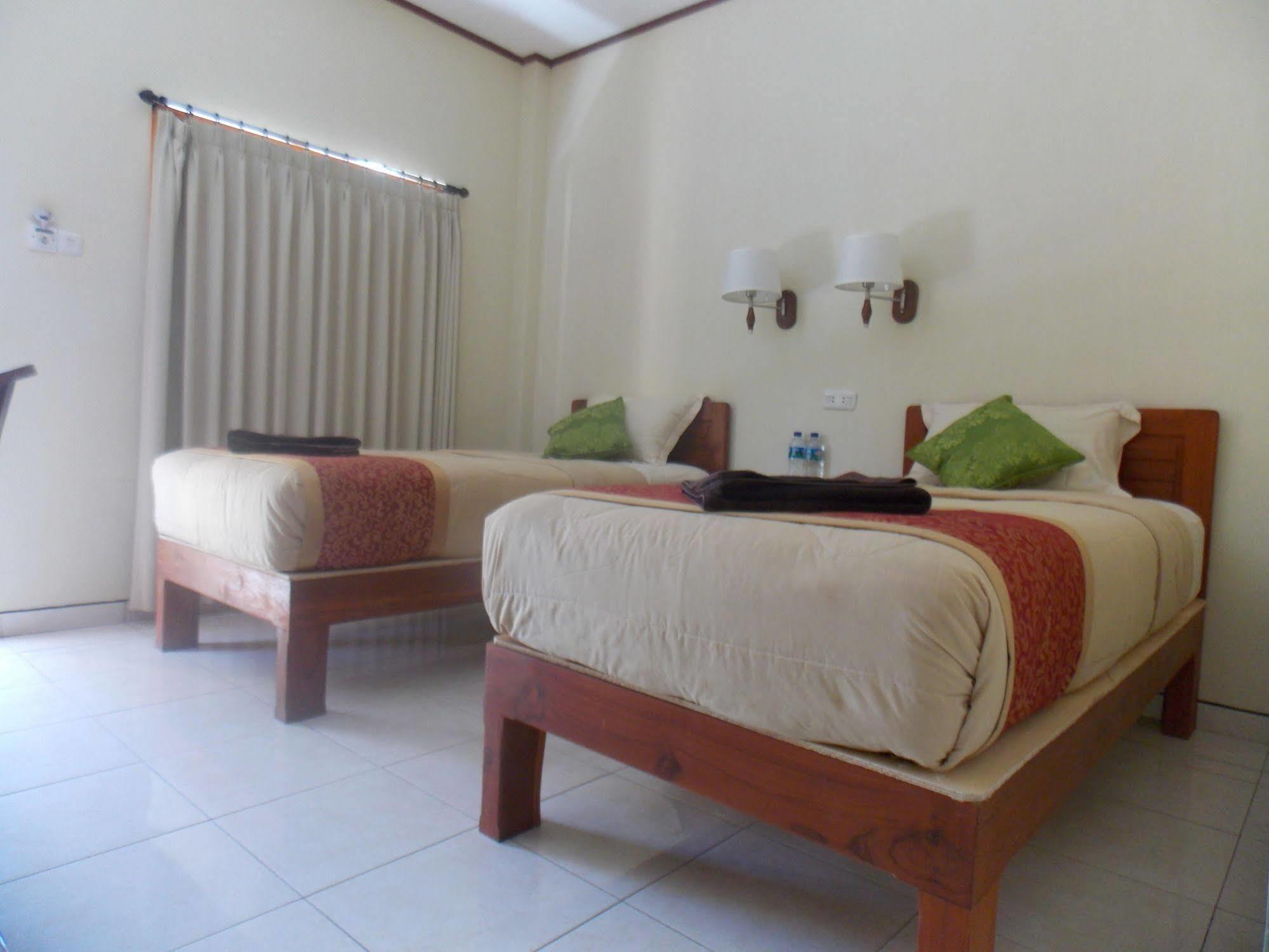 Komodo Lodge Лабуан-Баджо Екстер'єр фото