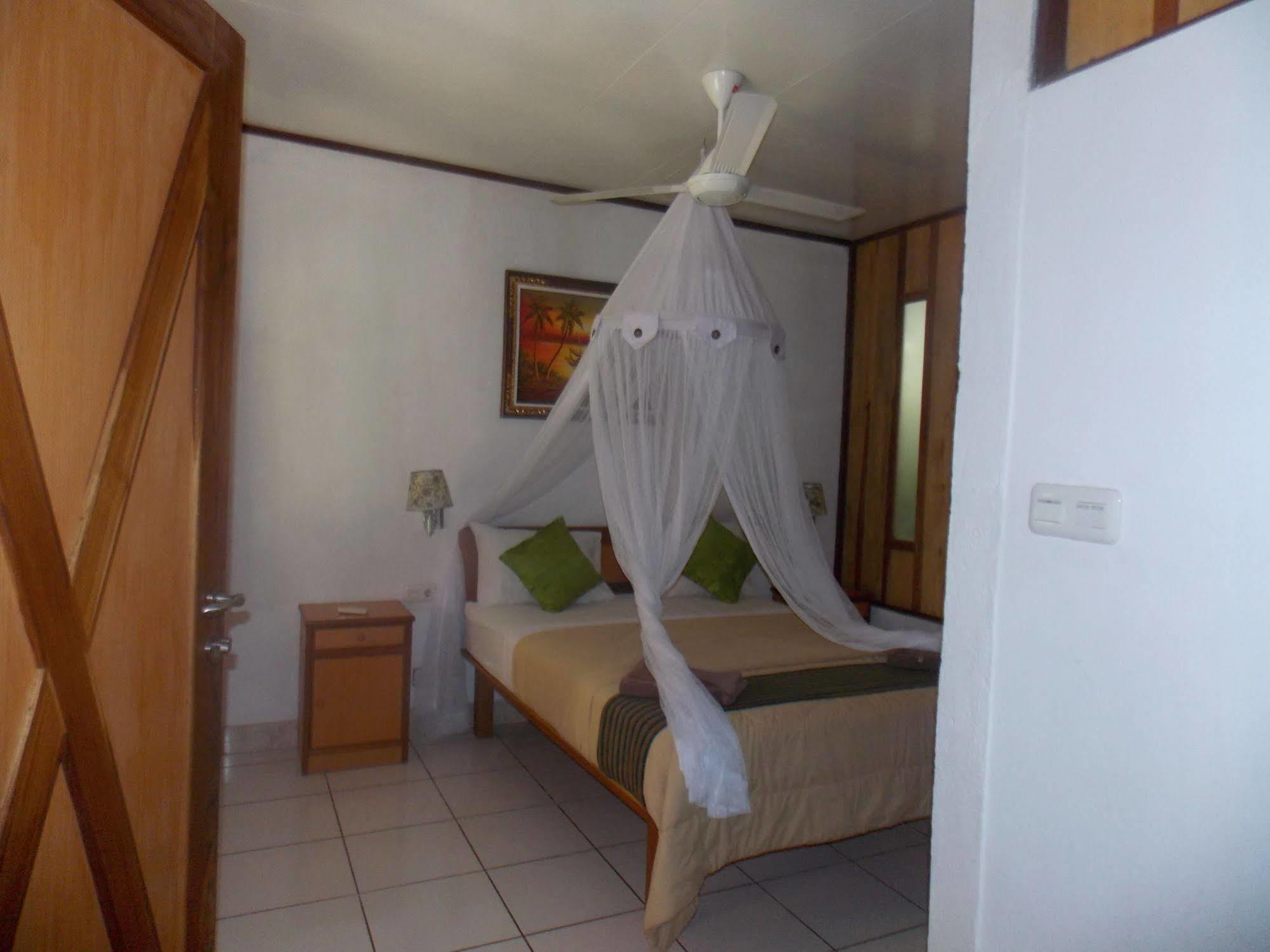 Komodo Lodge Лабуан-Баджо Екстер'єр фото