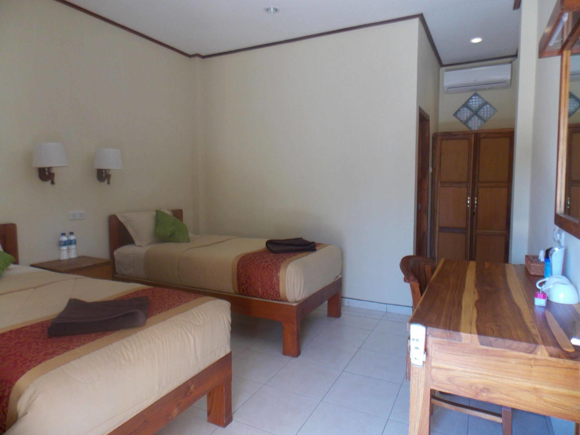 Komodo Lodge Лабуан-Баджо Екстер'єр фото